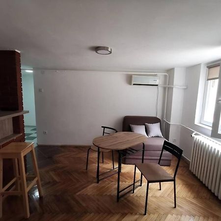 Nov Apartman U Mirnoj Ulici U Centru Beograda Luaran gambar