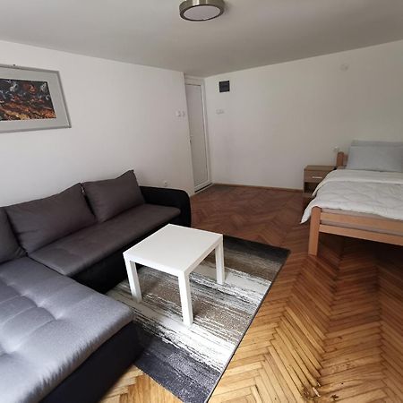 Nov Apartman U Mirnoj Ulici U Centru Beograda Luaran gambar
